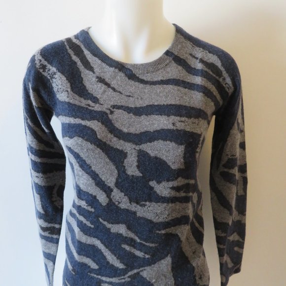 T.S. SOCIETY GREY AND BLUE ZEBRA PRINT SWEATER XS* - Picture 3 of 6